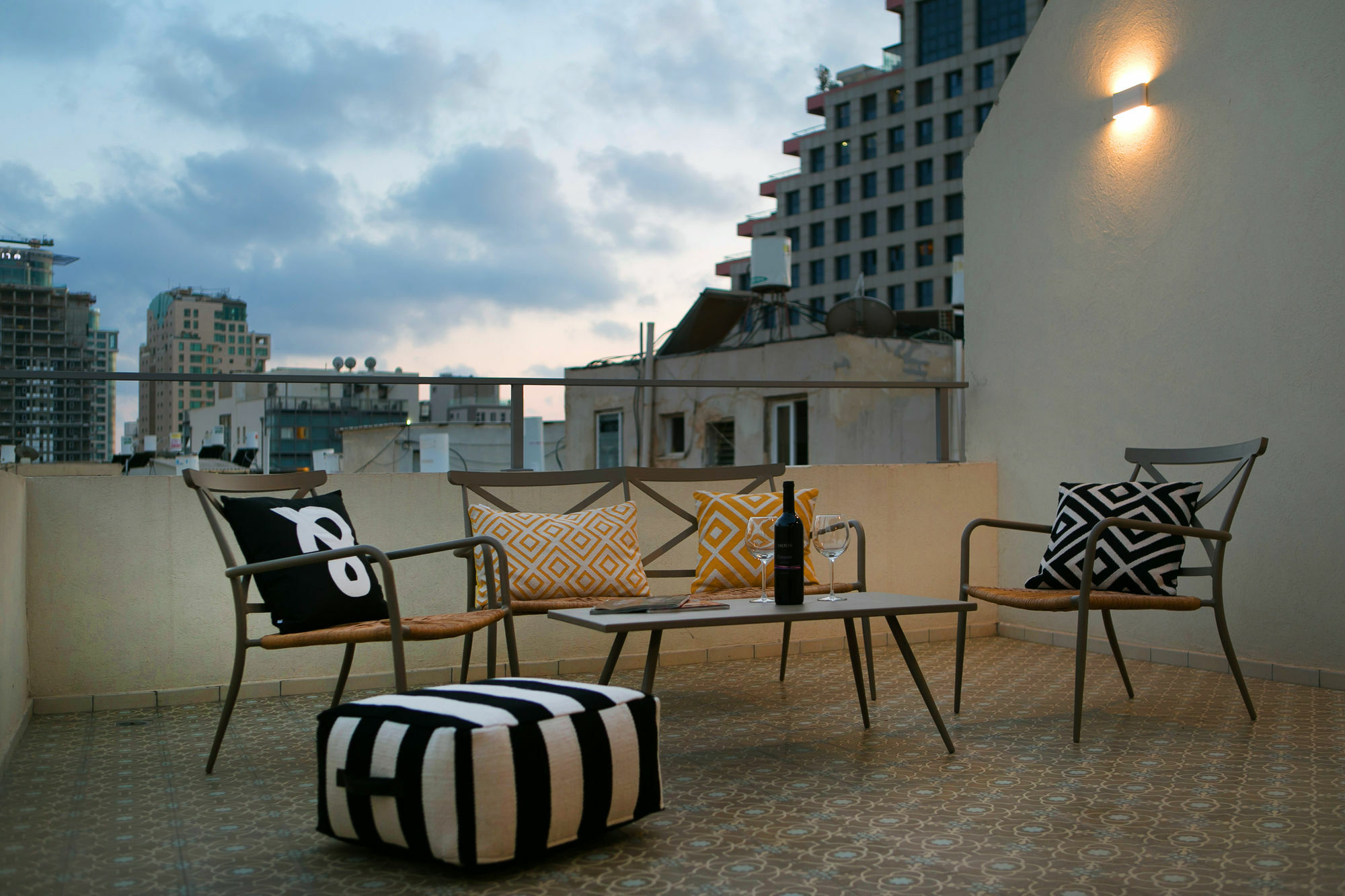 K Suites Tlv By The Beach Tel Aviv Exteriör bild
